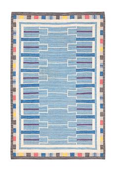 282. A carpet, flat weave, ca 300 x 194 cm, Sweden.