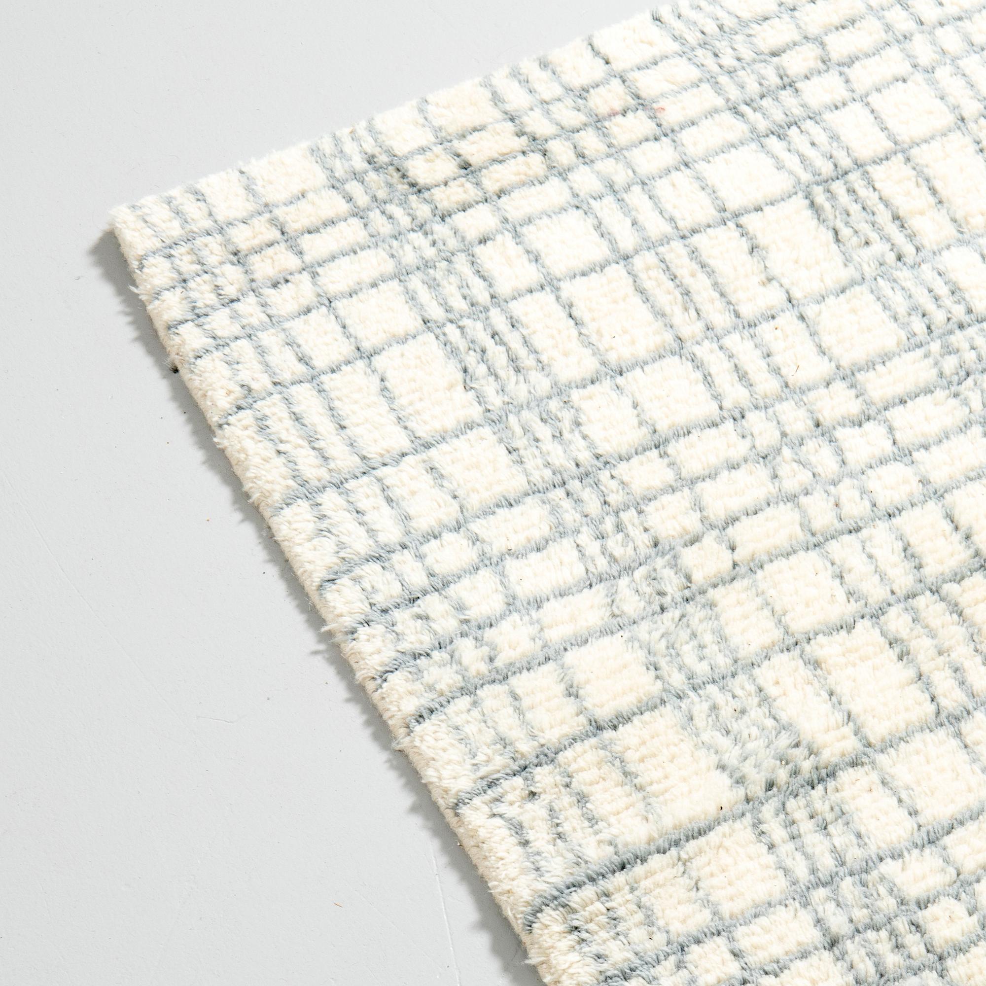 Rug, rya, India, approx. 242 x 156 cm.