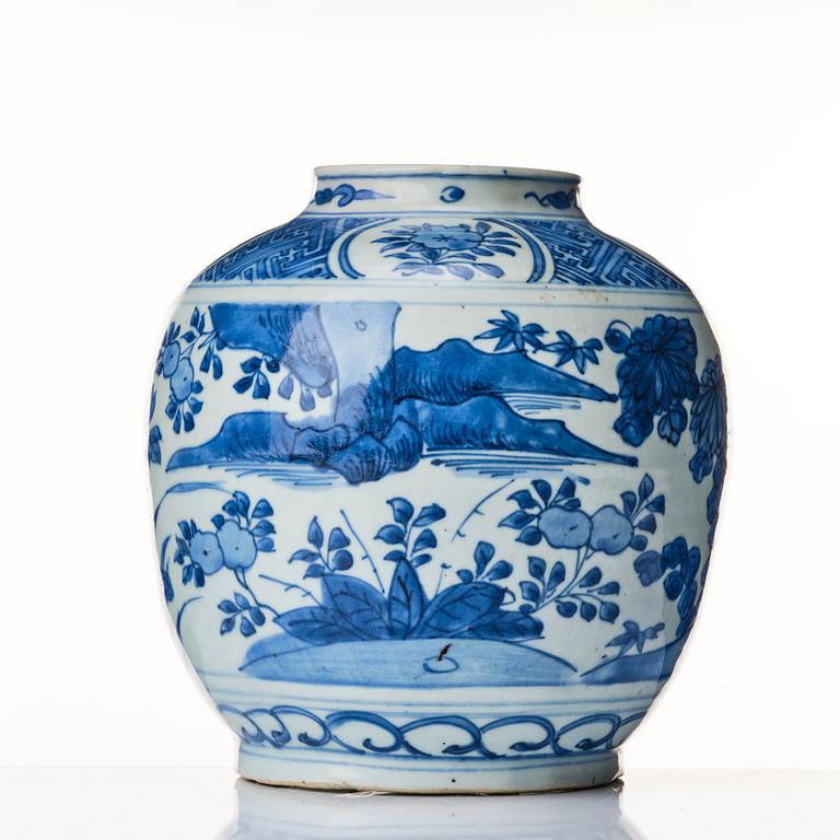 A blue and white jar, Ming dynasty, Wanli (1572-1620).