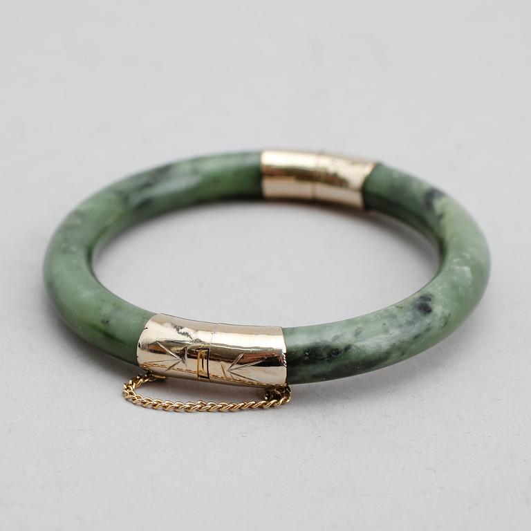 ARMRING, silver och jade/nefrit.