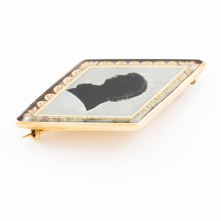 Brooch 18K gold with silhouette portrait, late Gustavian.