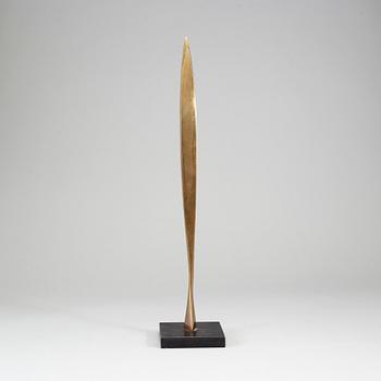 VEIKKO KERÄNEN, patinerad brons, signerad och numrerad undertill sockeln 5/8.