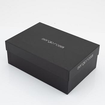 Sergio Rossi, a pair of black leather pumps, size 36.