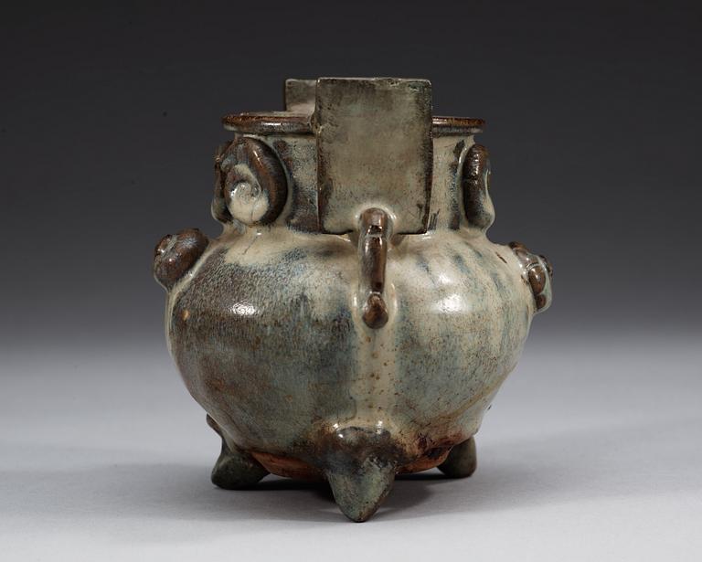 RÖKELSEKAR, keramik. Yuan dynastin (1271-1368).