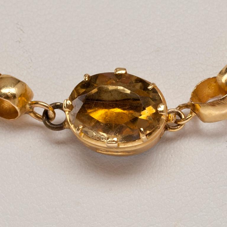 HALSKED, 20K guld, citrin. Nils Petter Forsberg Haparanda 1840. Vikt 12,6 g.