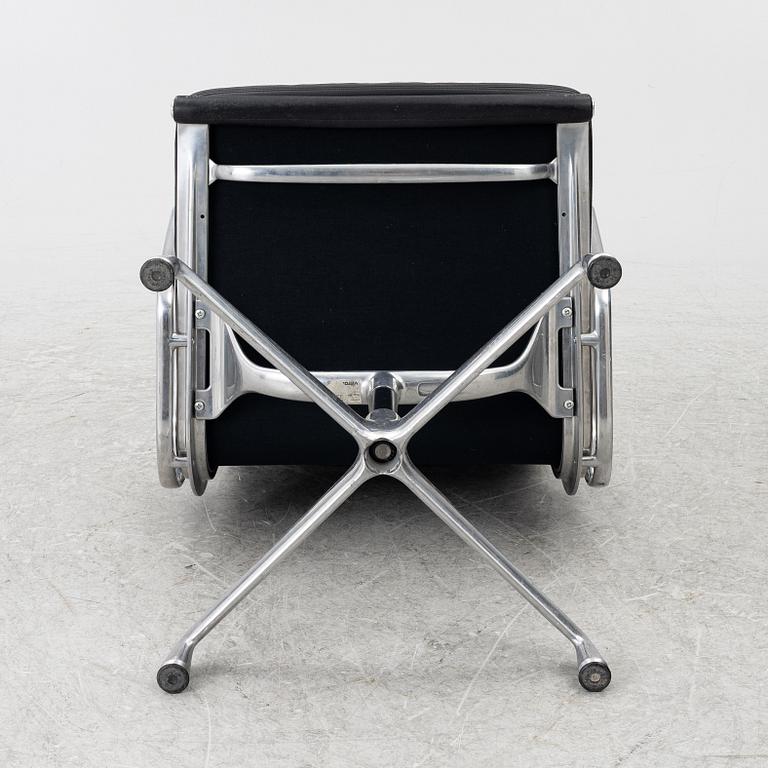 Charles & Ray Eames, Office chair, “EA208 Soft Pad Chair”, Vitra.