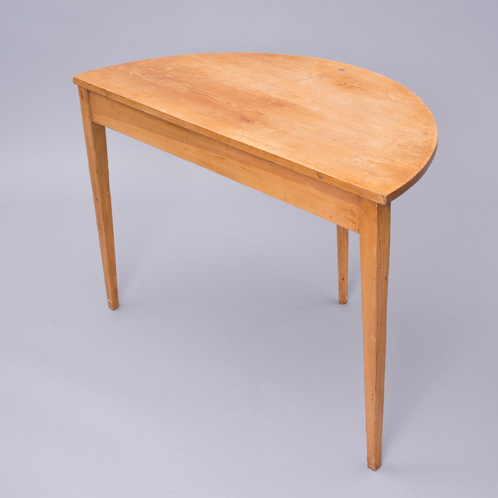 VÄGGBORD / SIDEBOARD, 1800-talets slut.