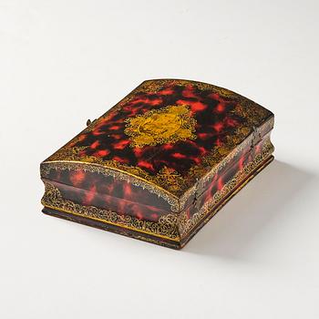 A late baroque faux-tortoise wig box, 18th century.
