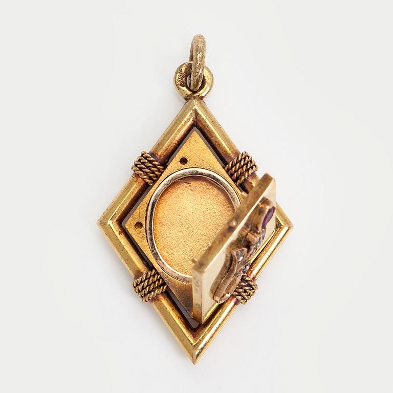 Medaljonki, viistehiottu rubiini, ruusuhiotut timantit, 14K (56) kultaa, Venäjä 1908-1926.