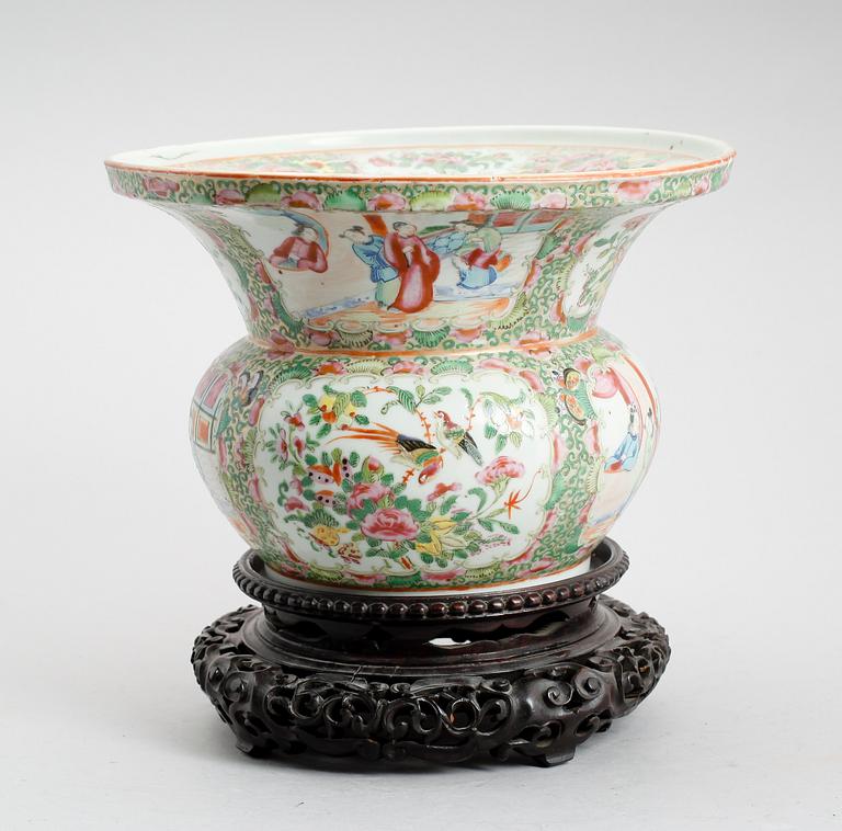 VAS, porslin, Kanton, Kina, 1800-talets mitt.
