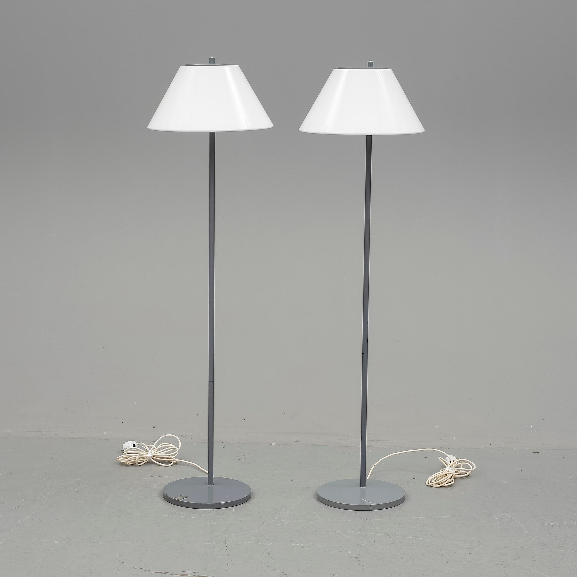 GOLVLAMPOR, ett par, Per Iversen för Louis Paulsen, 1960-tal.