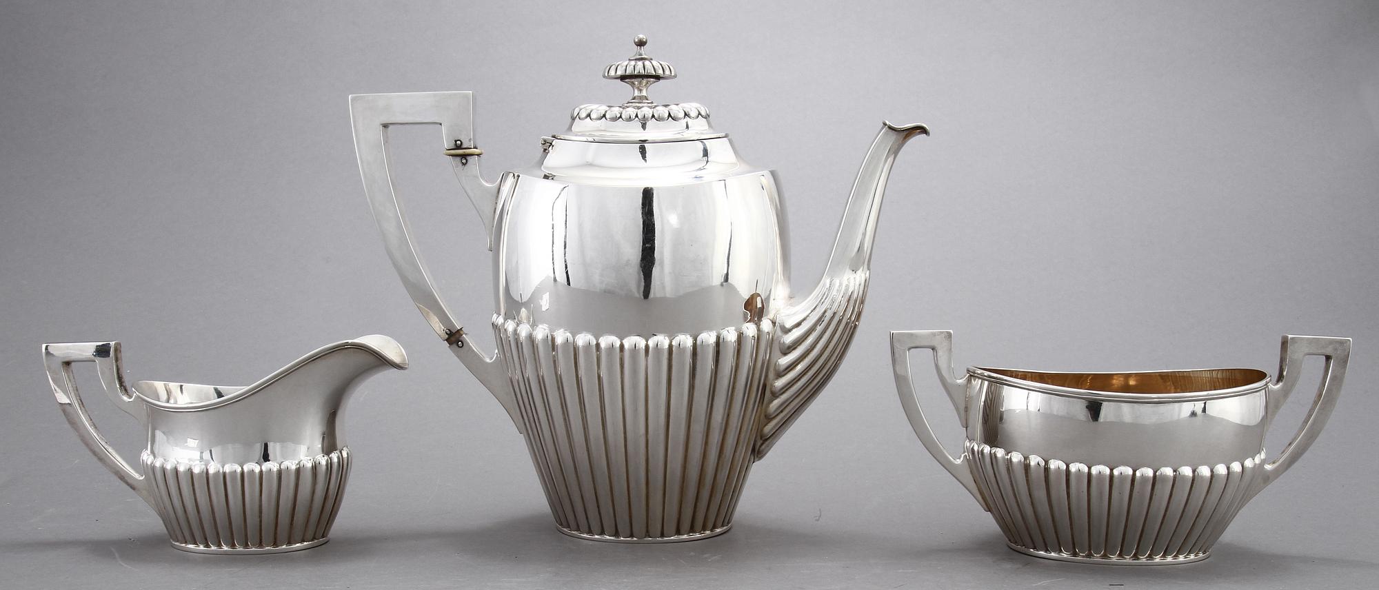 KAFFESERVIS, 3 delar, silver, empirstil, Stockholm, 1915. Vikt ca 1253 gr.