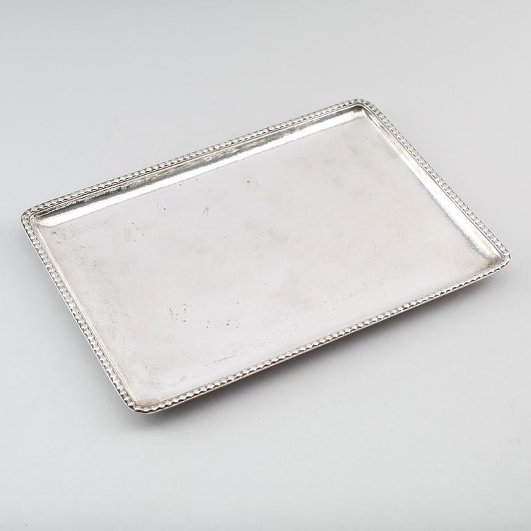 BRICKA, silver, K Anderson, Stockholm 1918. Vikt ca 1760 gram.