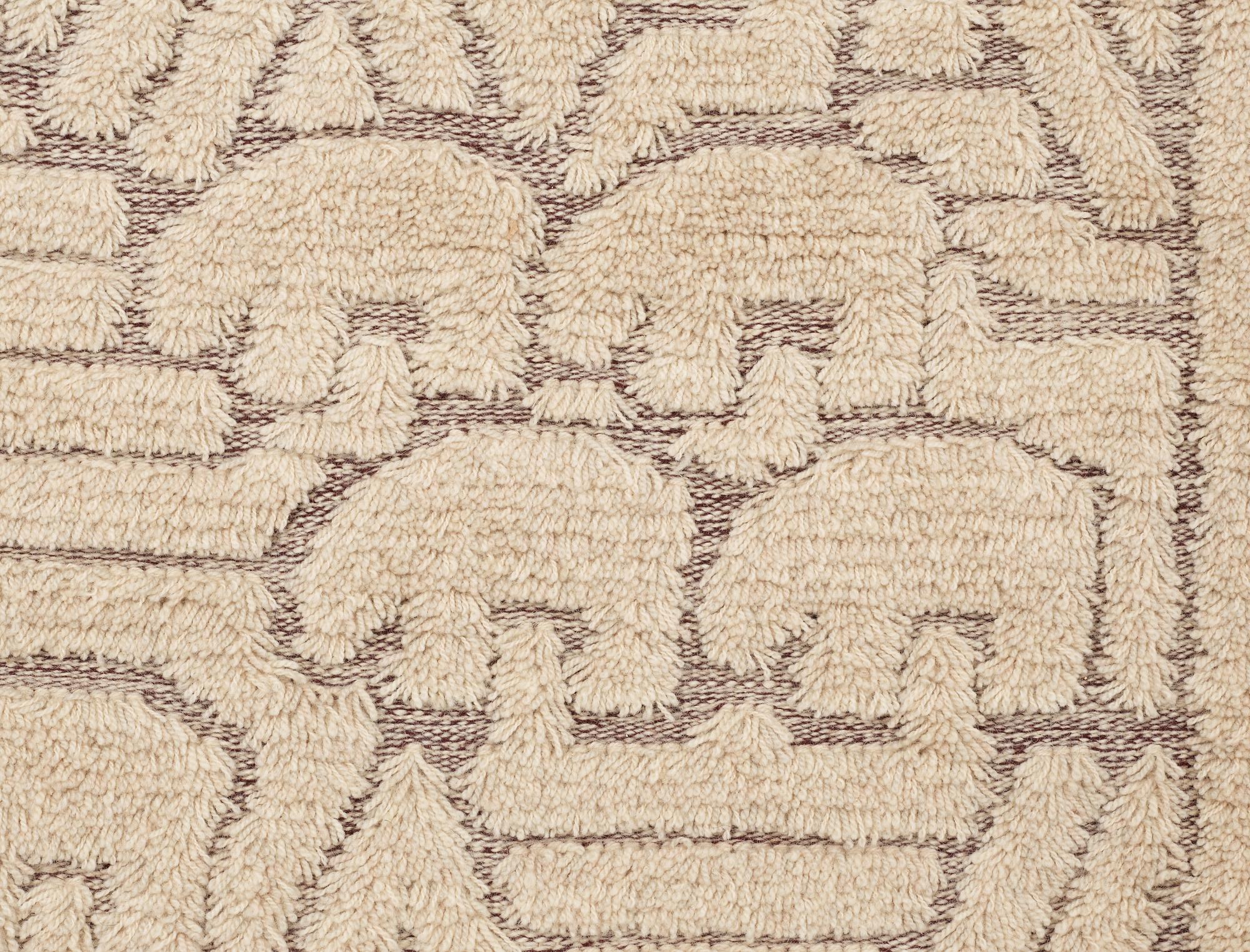 RUG. Reliefflossa (knotted pile in relief). 220,5 x 114,5 cm. Woven by Viola Carlberg.