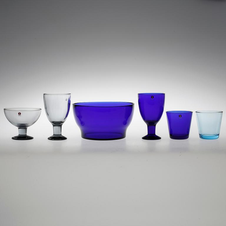 ETT PARTI GLAS, 29 delar, Kerttu Nurminen samt Kaj franck, Iittala, 1900-talets slut.