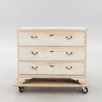 Chest of drawers, 19th century.