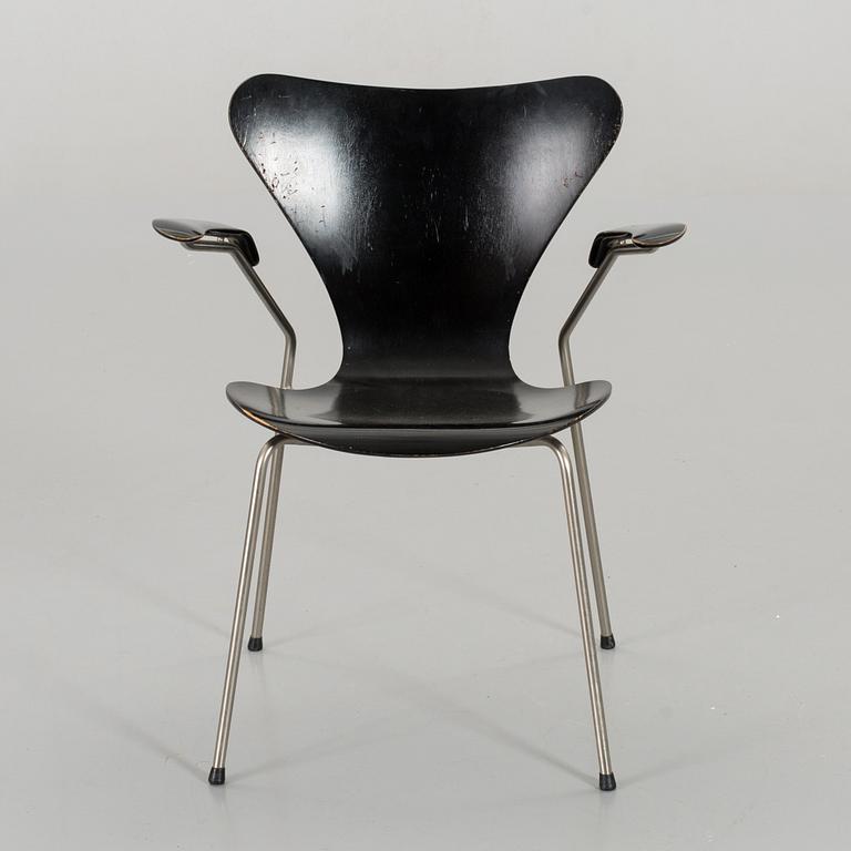 ARNE JACOBSEN ARMCHAIR "SJUAN" FOR FRITZ HANSEN. DENMARK.