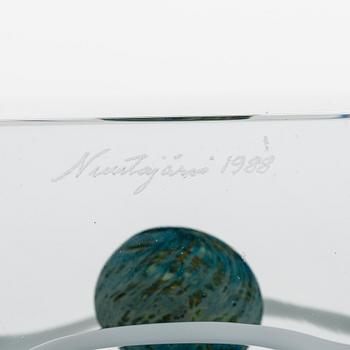 Oiva Toikka, vuosikuutio, signeerattu Oiva Toikka, Nuutajärvi 1988, numeroitu 354/2000.