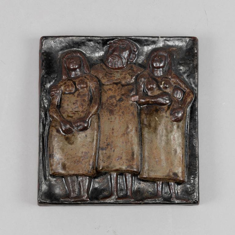 A stoneware wall relief by Åke Holm, signed.