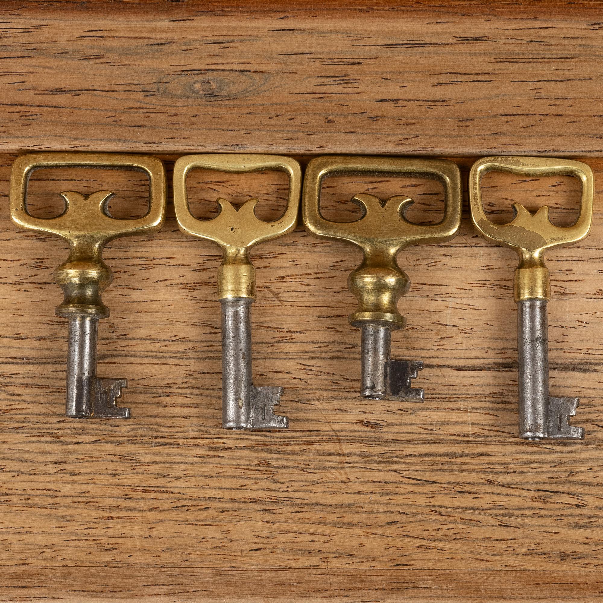 Carl Malmsten, skåp, variant av "Mittens Rike".