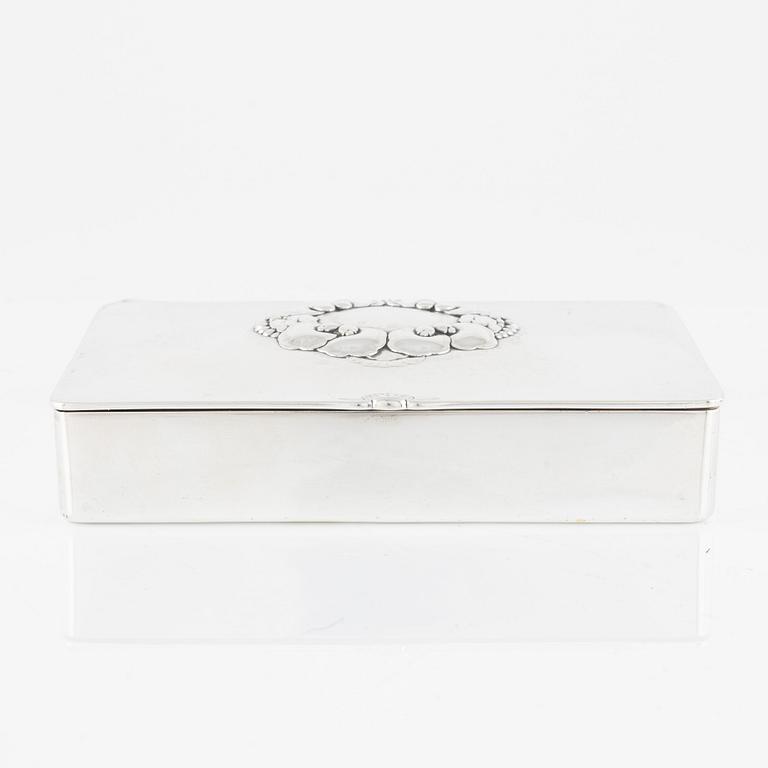 Cigarettetui, sterlingsilver, från Georg Jensen numrerat 507, omkring 1930.