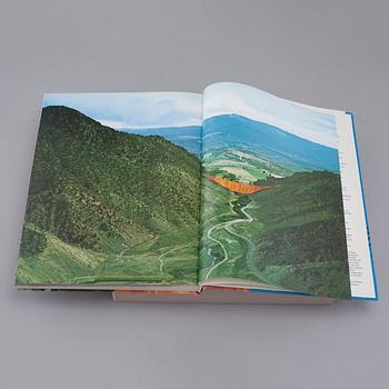 Two books, "Christo Valley curtain" and "Christo: the pont neuf, wrapped", 1973 and 1990.