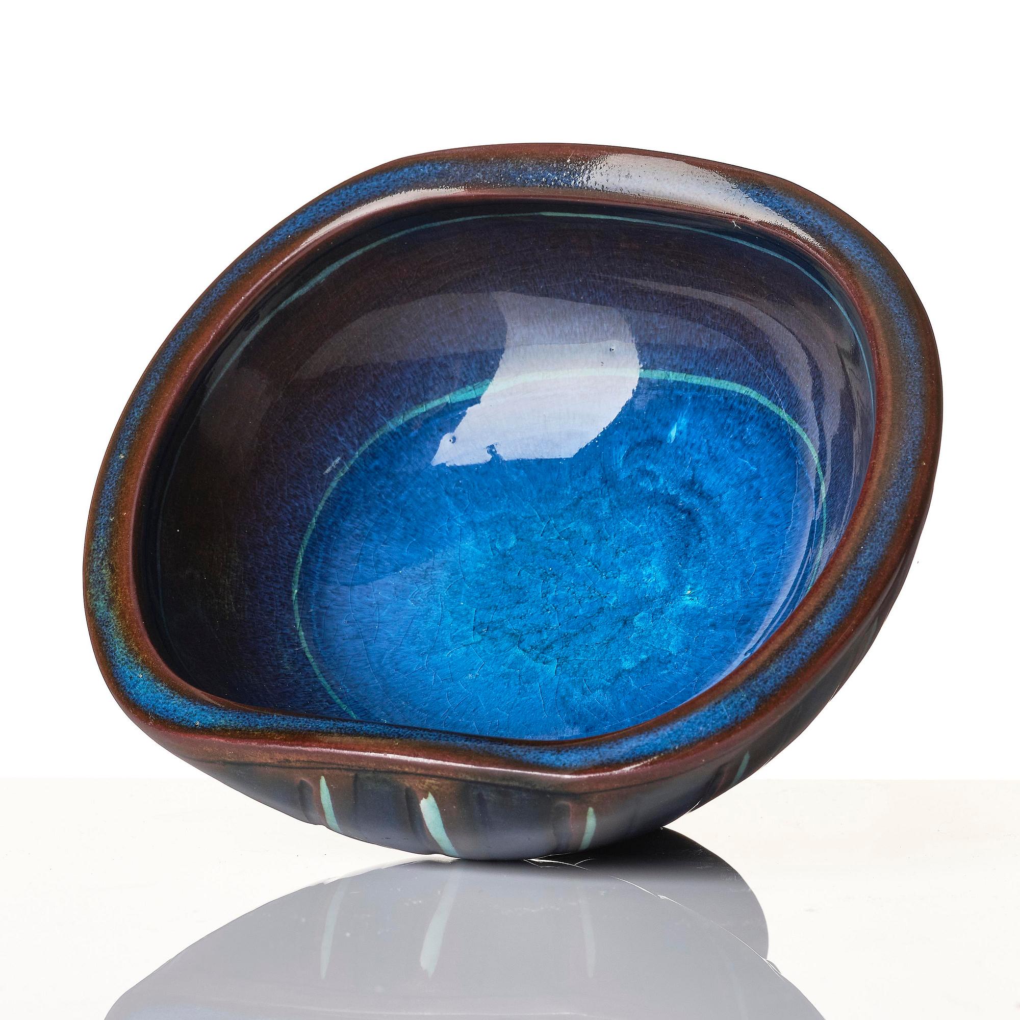 Wilhelm Kåge, a Farsta stoneware bowl, Gustavsberg Studio 1958.