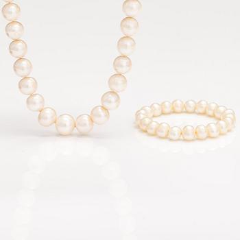 HELMINAUHA ja -RANNEKORU, viljellyt helmet ja metallia.