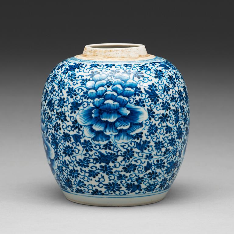 BOJAN, porslin. Qingdynastin, 1700-tal.