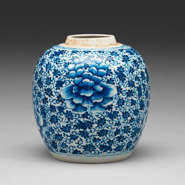 A blue and white jar, Qing dynasty, 18th Century.