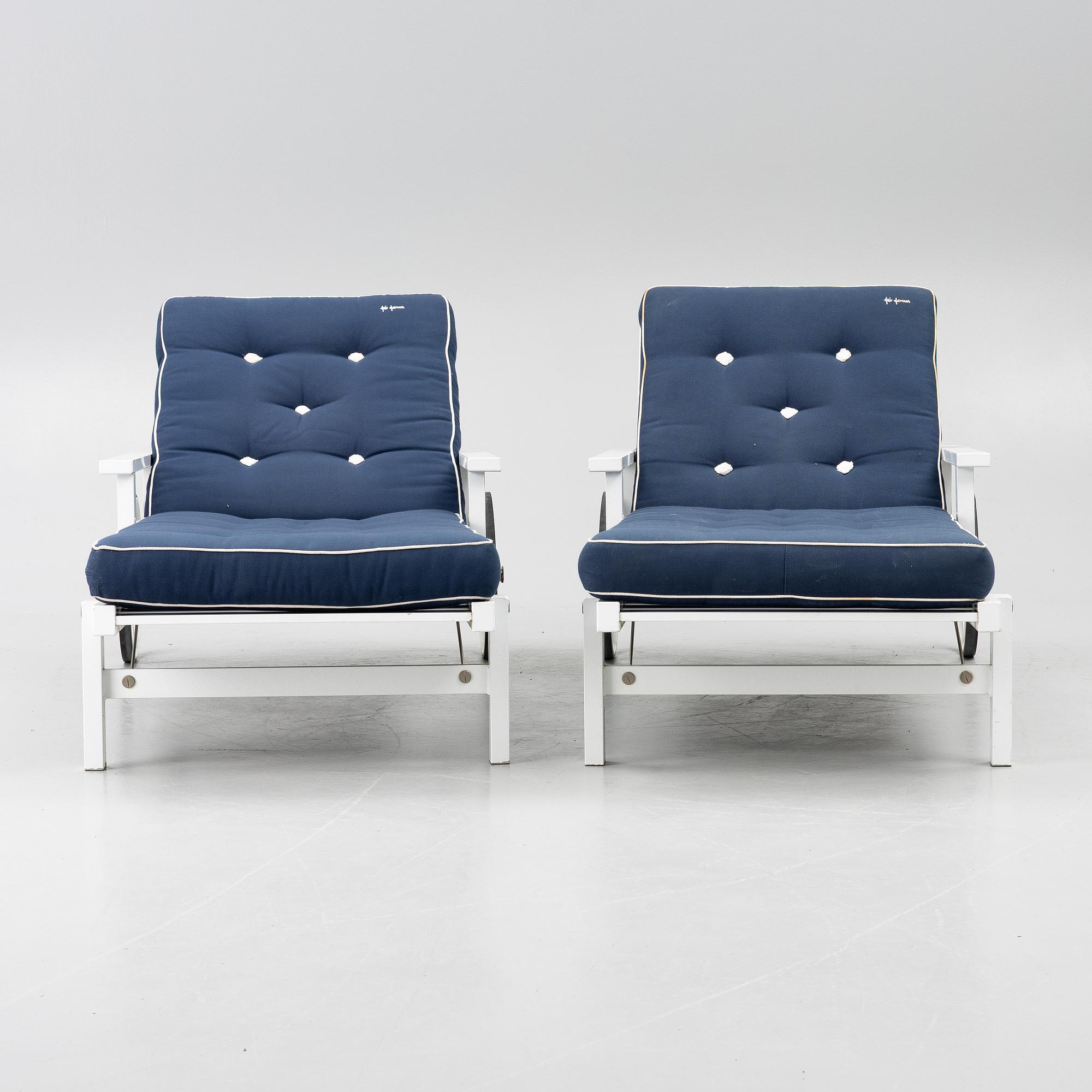 Elsa Stackelberg, Sun loungers, a pair, Fri Form, late 20th Century.