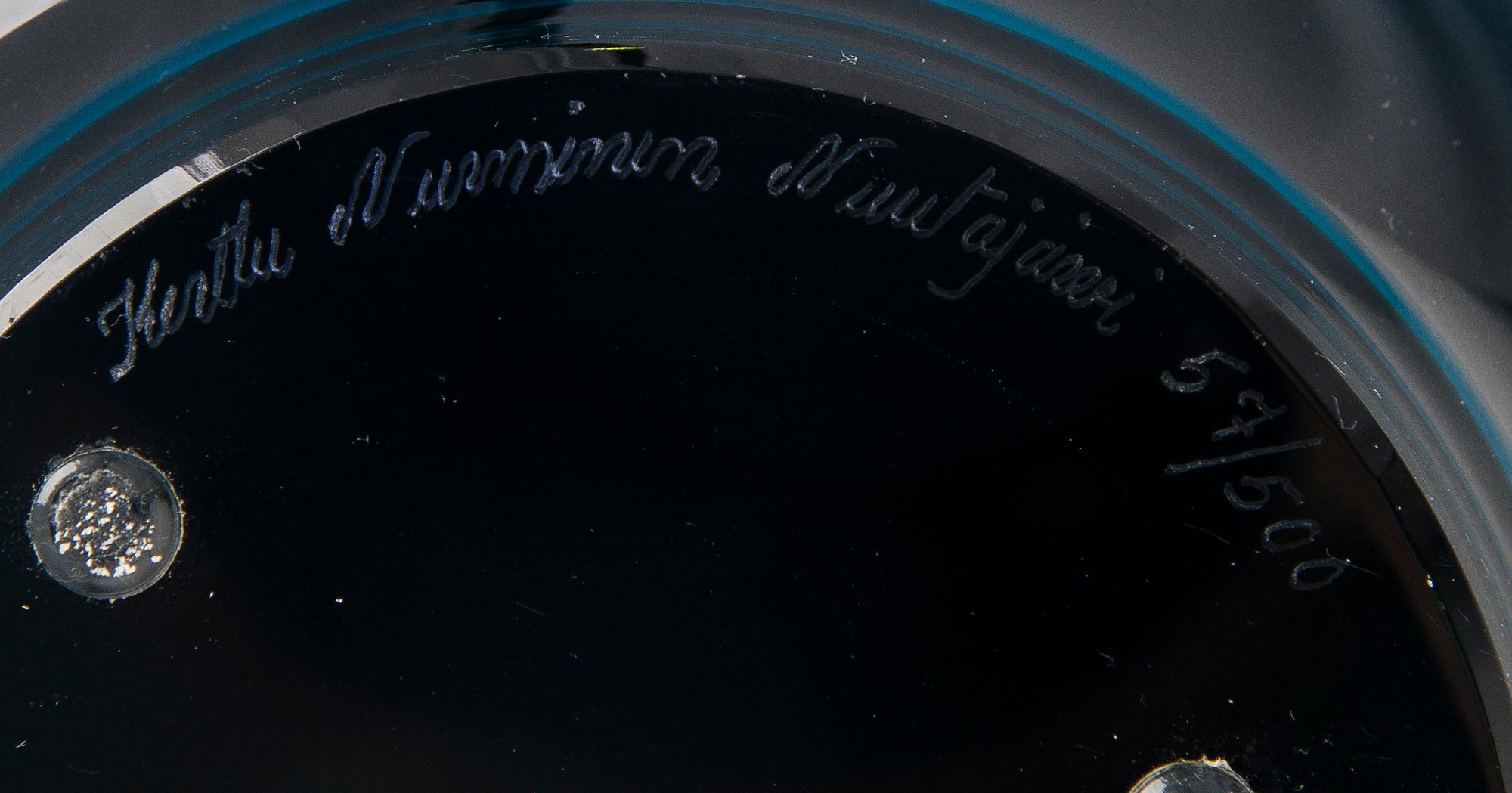 KERTTU NURMINEN, fat, glas, signerad Kerttu Nurminen, Nuutajärvi 57/500.