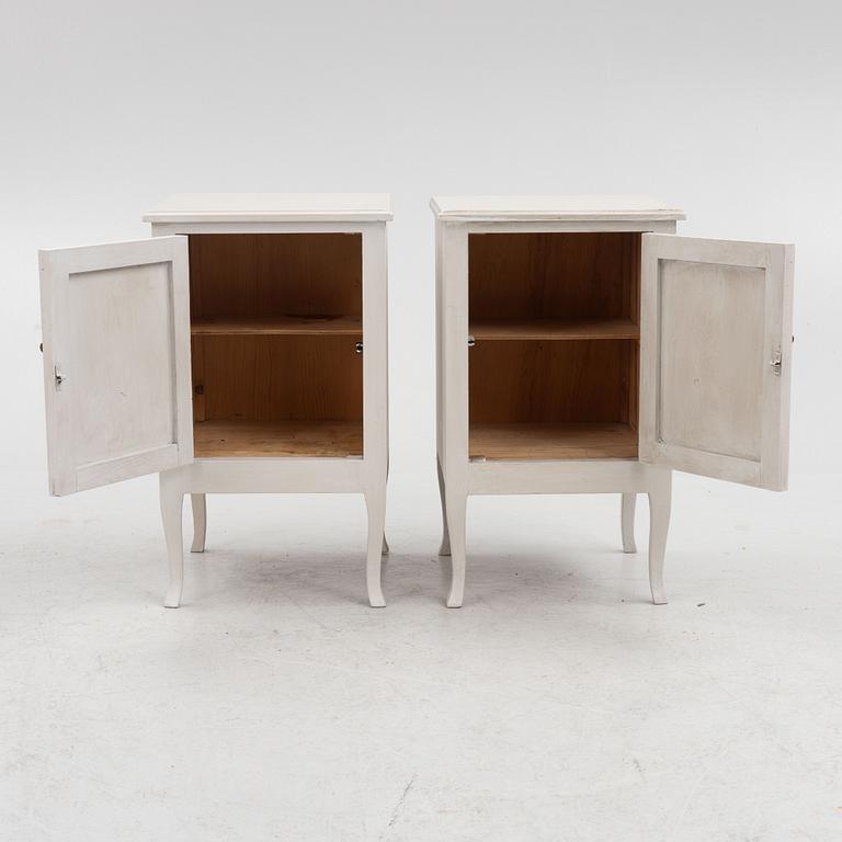 A pair of bedside tables, first half of the 20th Century.