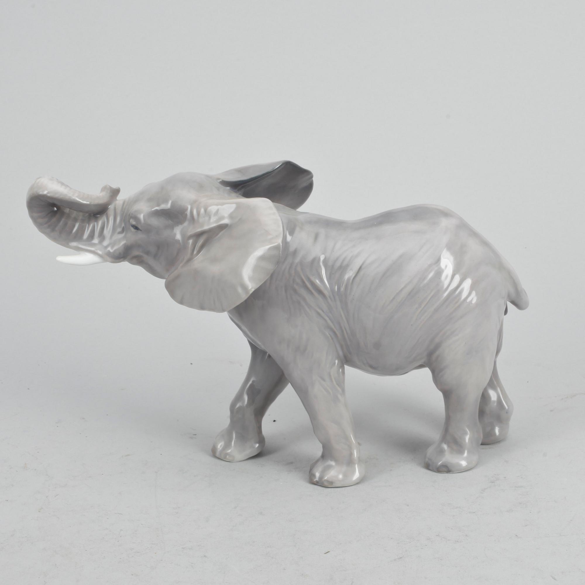 FIGURINER, 3 st, porslin, Royal Copenhagen, Rosenthal samt Dahl Jensen. Danmark och Tyskland.