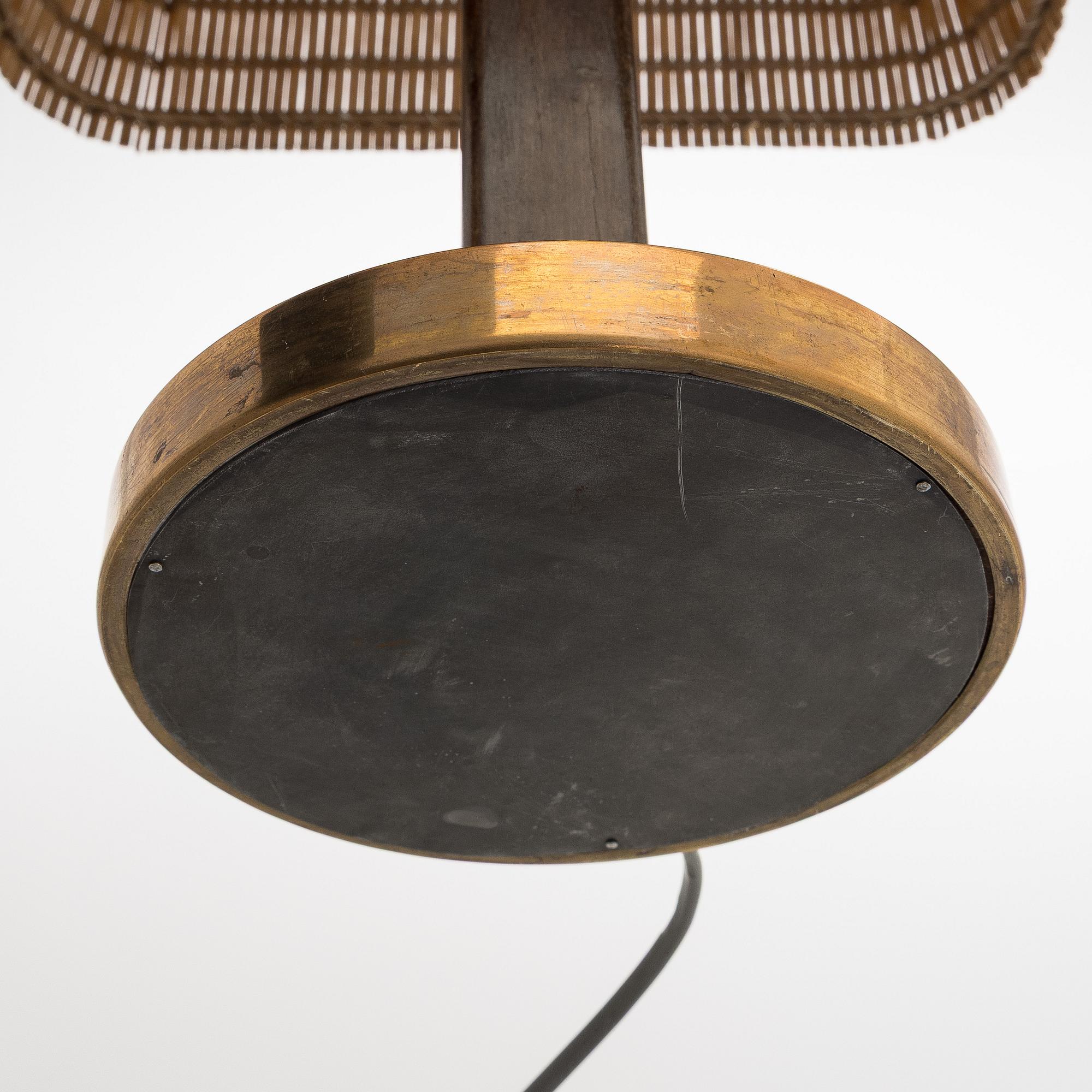 Paavo Tynell, bordslampa, modell 5066 för Taito 1940-tal.