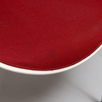 Arne Jacobsen,  stolar 6 st, "Sjuan", Fritz Hansen, Danmark 1984-1989.