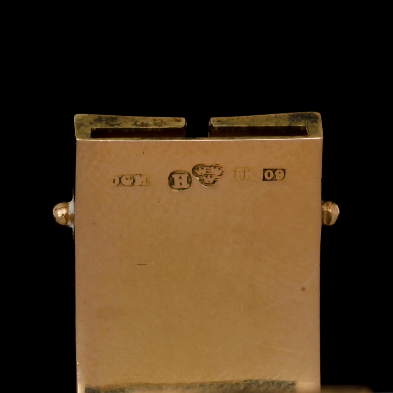 ARMLÄNK, 18k guld med cabochonslipad månsten. 1964. VIkt 57 g.
