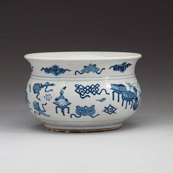 A blue and white censer, Qing dynasty, Kangxi (1662-1722).