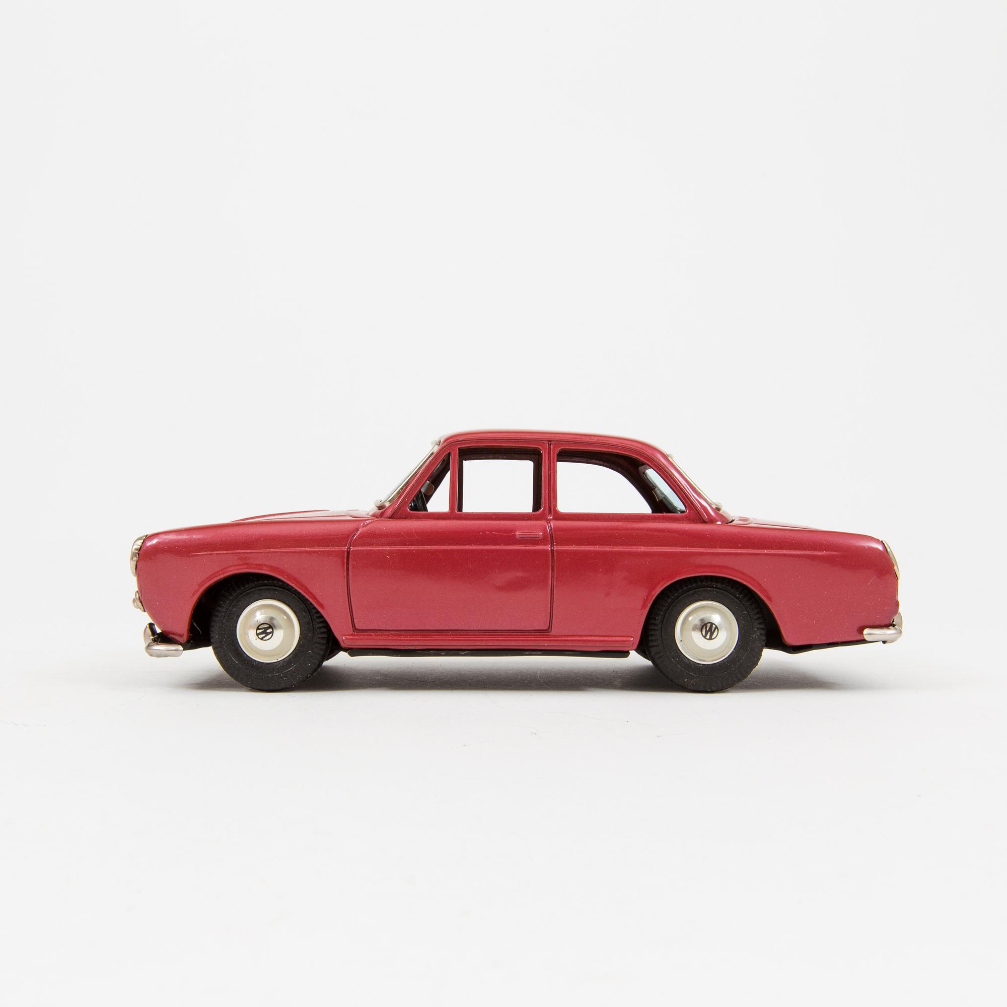 Two tinplate toy cars Japan 1960s.