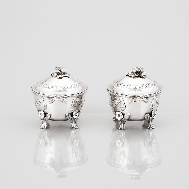Lars Boye, sockerskålar, ett par, silver, Stockholm 1776. Gustavianska.