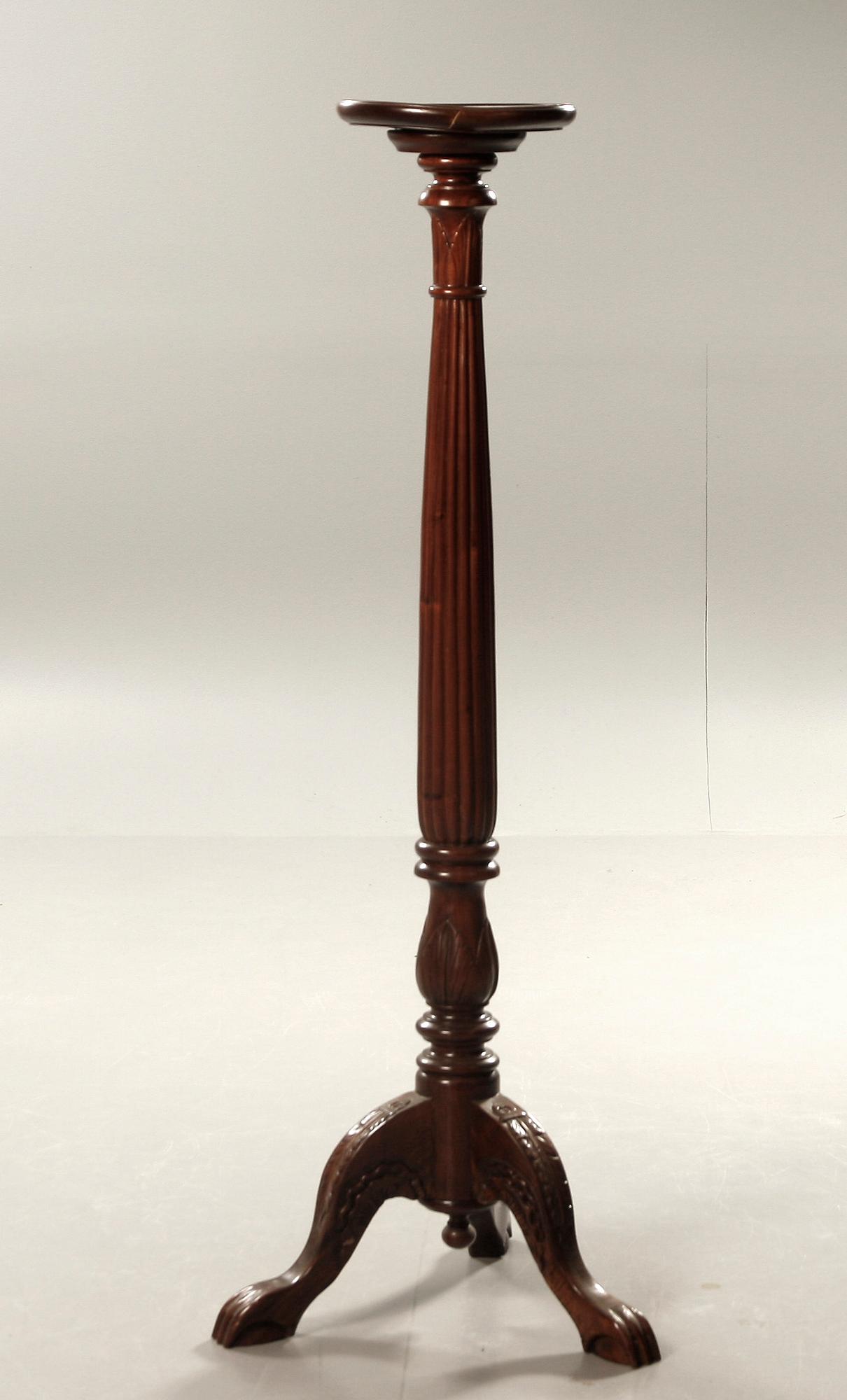 PIEDESTAL, empirestil, 1900-tal.