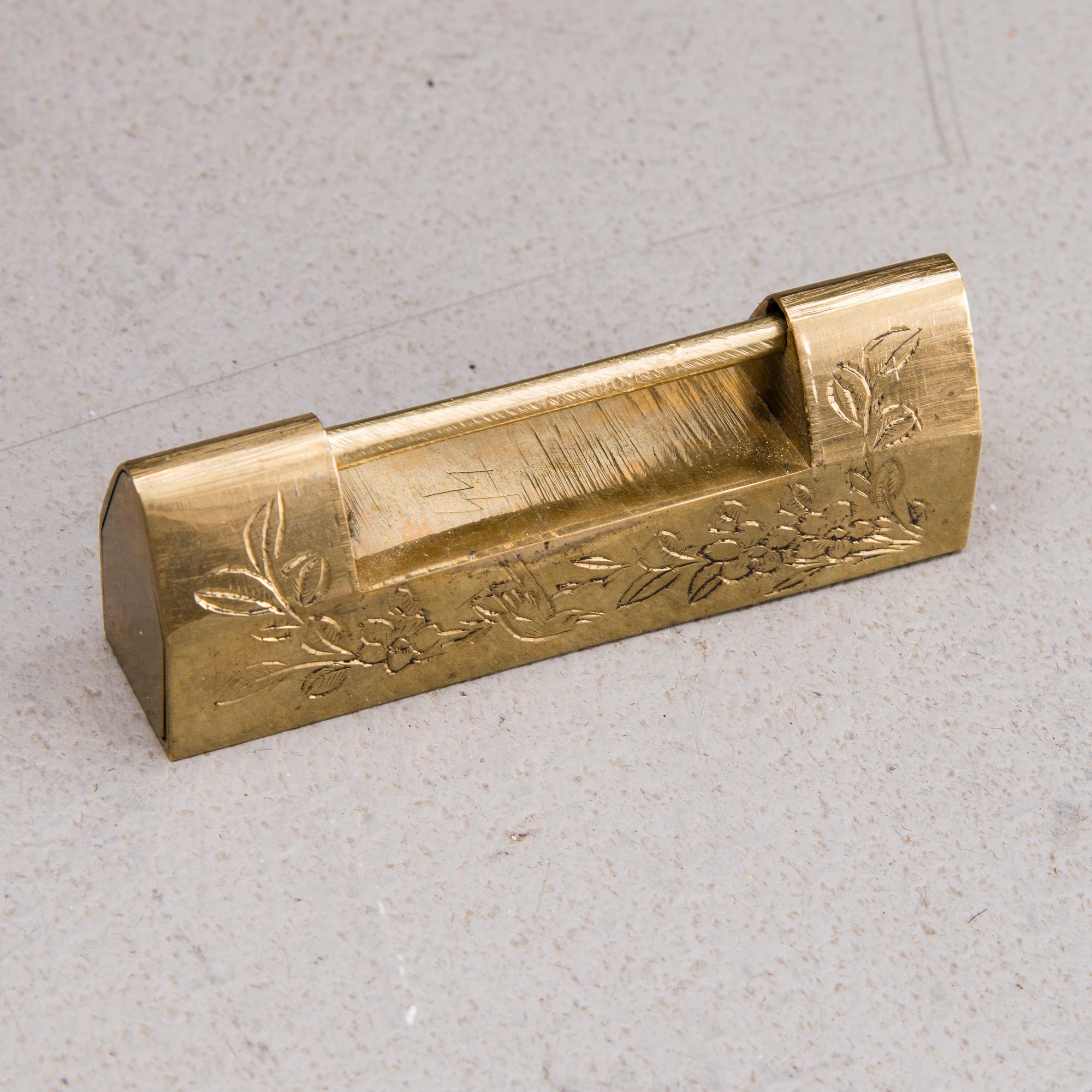 KAMFERKISTA, Kina 1900-talets början.