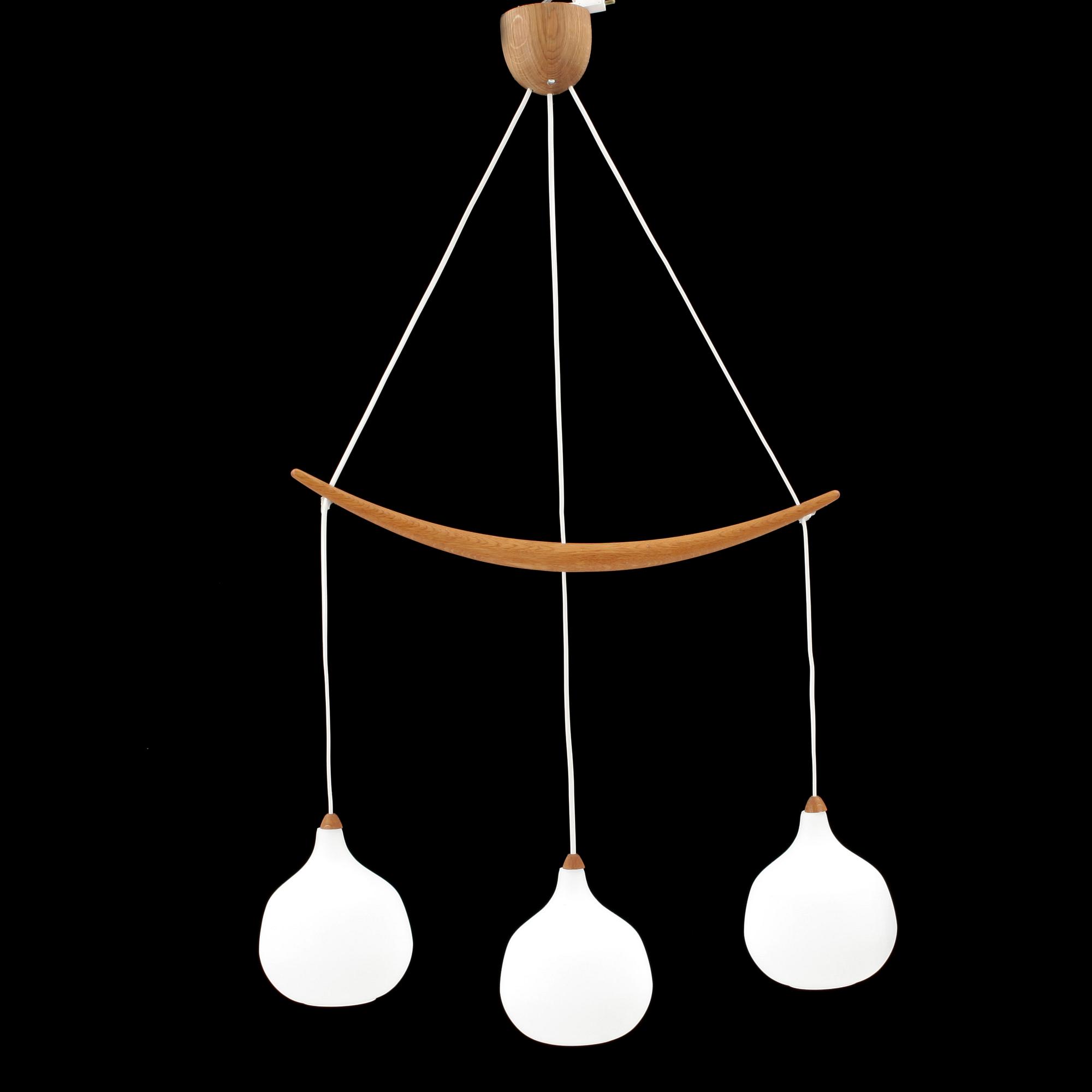 TAKLAMPA, Uno och Östen Kristiansson, Luxus, Vittsjö. Höjd ca 105 cm.