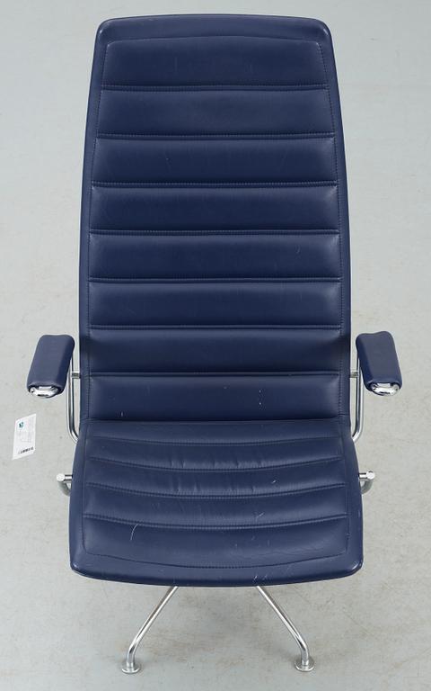 FÅTÖLJ,  "SAS ChairSeries", Jens Ammundsen för Fritz Hansen, etikettmärkt, 1989.