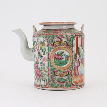 A Chinese dish with cover and a teapot, Canton, 19th Century.