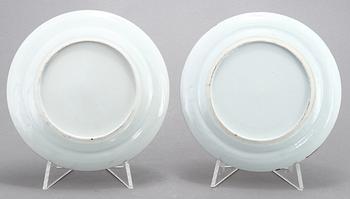 TALLRIKAR, 4 st, Kanton, Kina samt SKÅLFAT, 2 st, Japan, 1800/1900-tal.