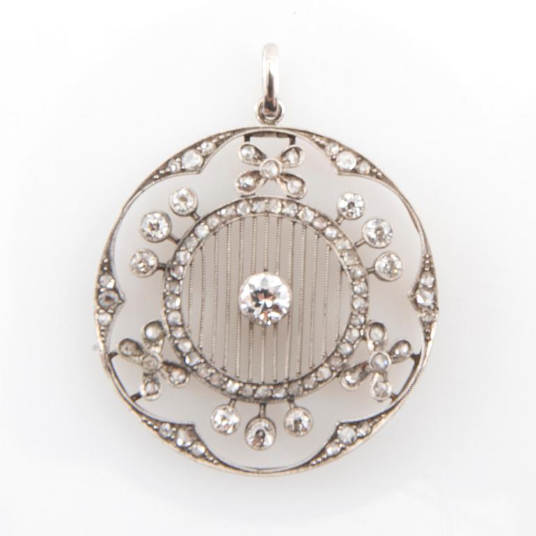 Hänge av platina och gammalslipade samt rosenslipade diamanter, Belle Èpoque omkring år 1900.