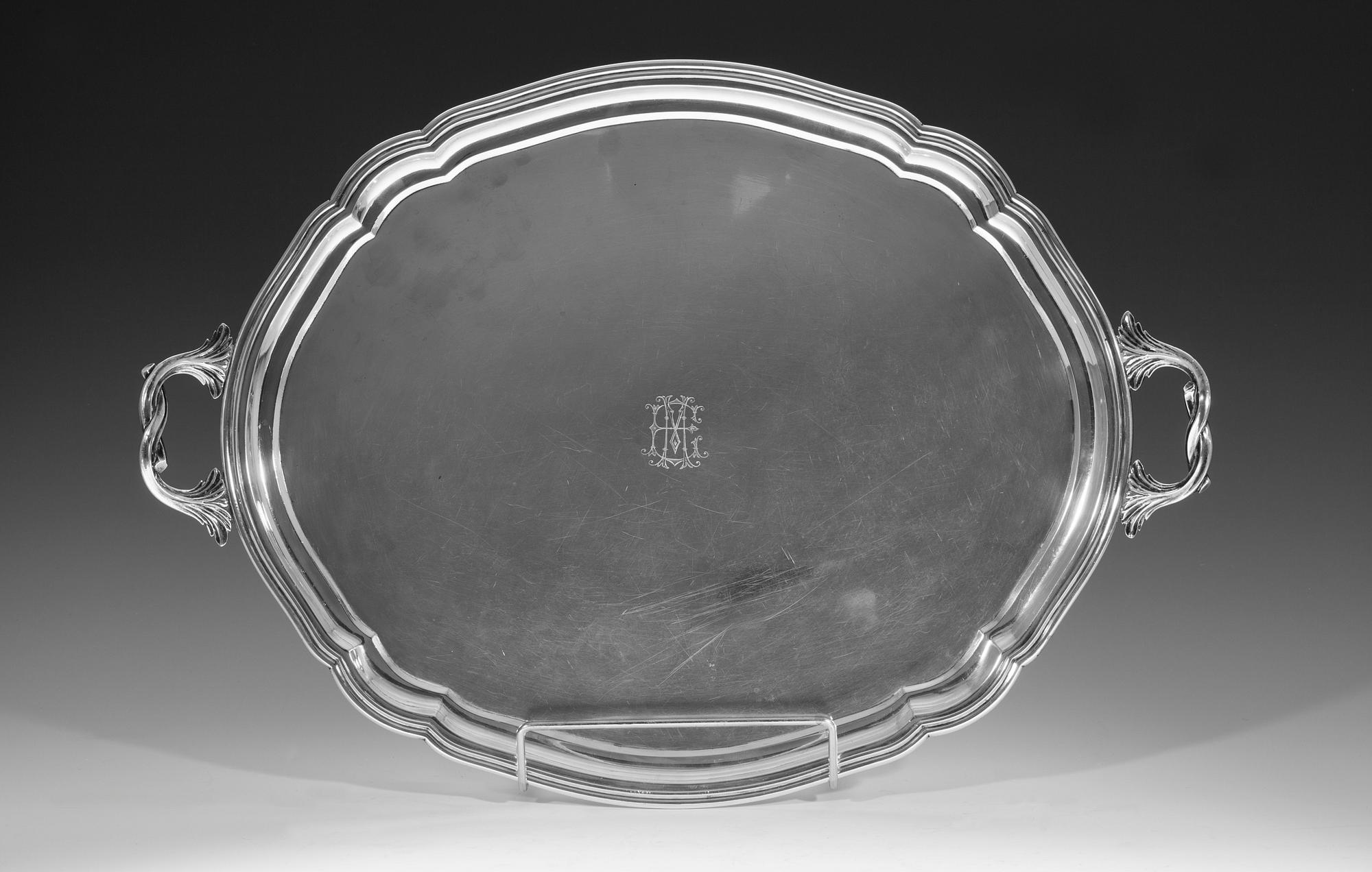 TARJOTIN, 84 silver. Johan Heinoin Pietari 1874. Mitat 43 x 48 cm. Paino 1350 g.