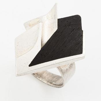 Zoltan Popovits, ring, silver and ebony, Lapponia.