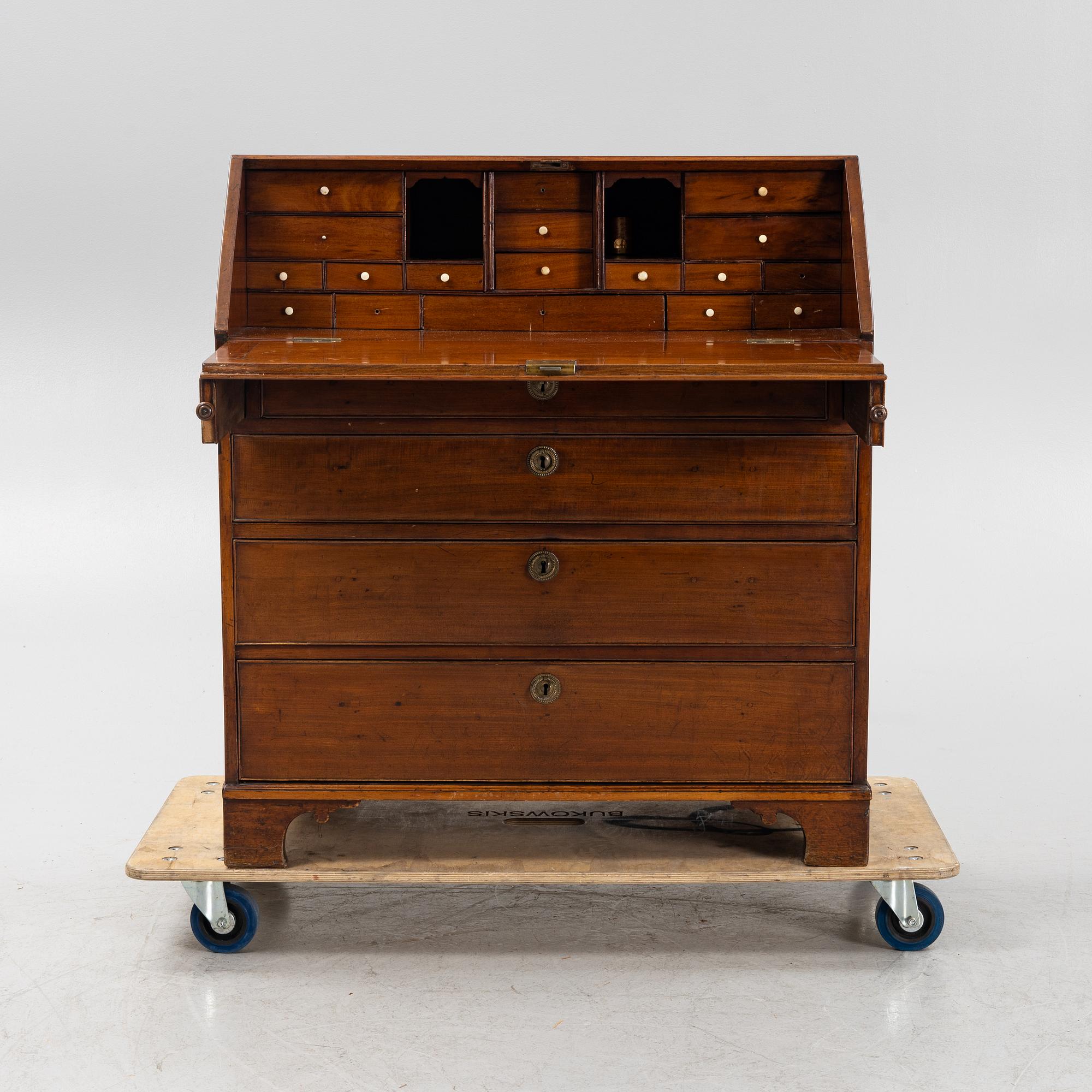 Sekretär, 1800-talets början.